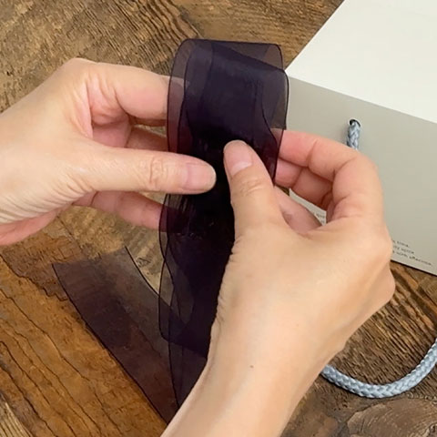 ［3］位置を少し上にずらし､同じ大きさで輪を作ります｡