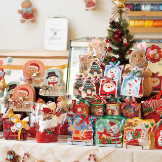 クリスマスのギフトラッピングアイテム