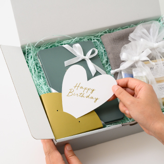 箱の中のラッピング、なんだか物足りない…そんなときに!コーナーパーツ