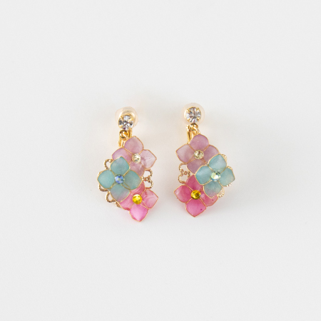 Fitting Room “イヤリングのラッピングで驚き＆感動を与えたい！”