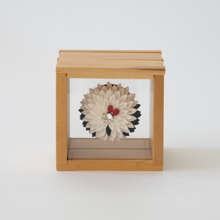 Fitting Room “つまみ細工のインテリア雑貨を敬老の日ラッピング”