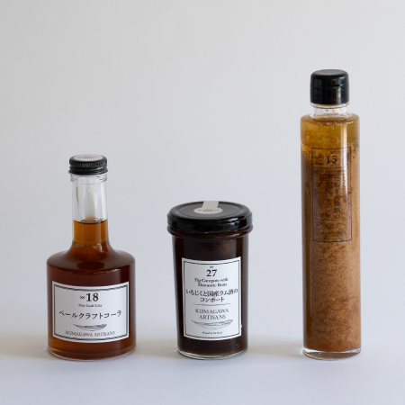 Fitting Room “形の違う３つの瓶をひとつにまとめてラッピング！”