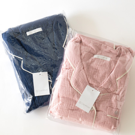 Fitting Room “パジャマのペアセットをラッピング”