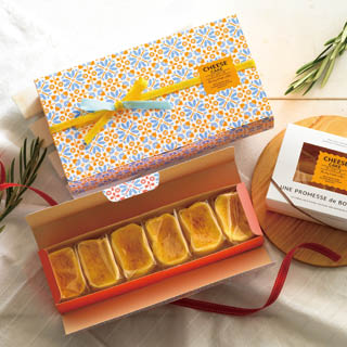 小さなスフレチーズケーキを特別なギフトにするラッピングアイデア。
