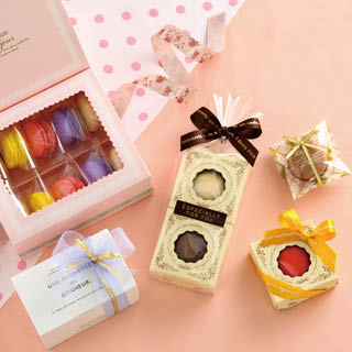 マカロンをラッピング