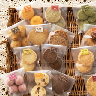 お客様のお声から誕生!お菓子がしっかり見えるテイスティシール