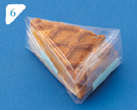 三角のケーキボックス