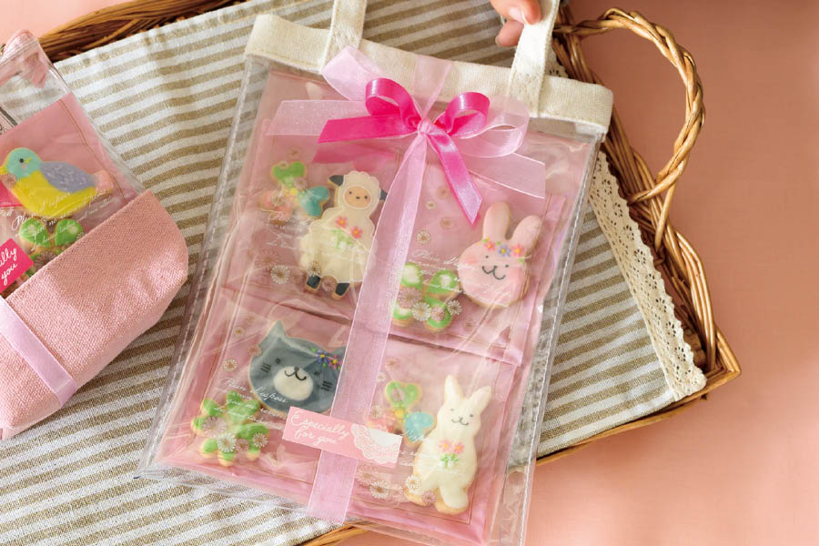 クリアバッグを使った春のラッピングアイデア