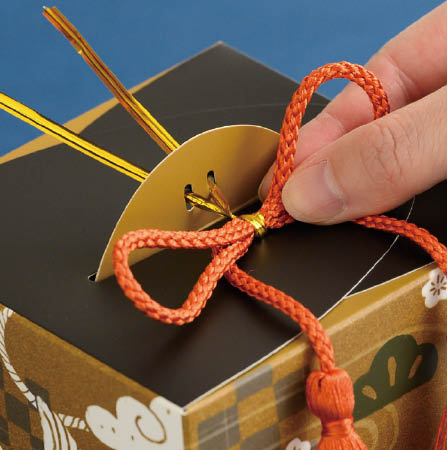 縁起物デザインのギフトボックス