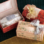 シュトーレンラッピングドーム型とクリスマスデザインのギフトボックス