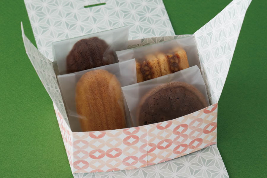 和柄のリバーシブルバッグ型ボックス焼菓子4個入り