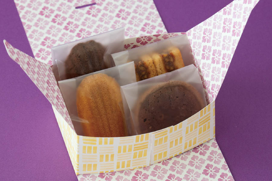 和柄のリバーシブルバッグ型ボックス焼菓子4個入り