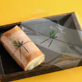 ホールのロールケーキ