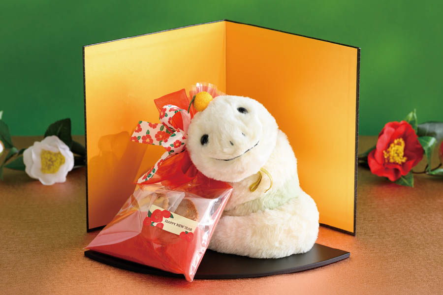 迎春ラッピング干支アイテムへびのぬいぐるみ