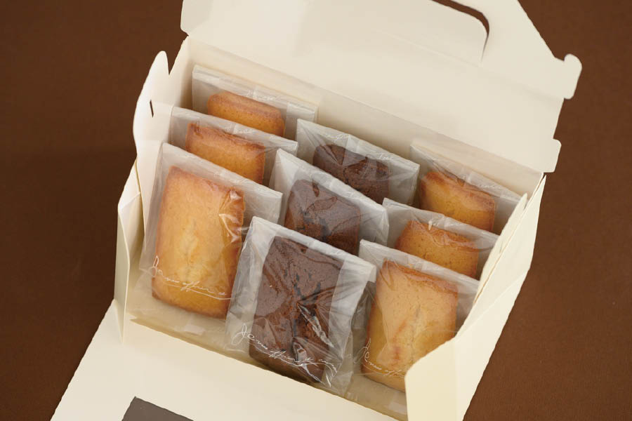 ロールケーキ向け持ち手ありギフトボックス