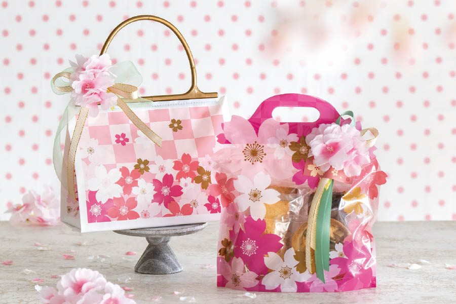 桜の掛け紙を使ったギフトラッピング