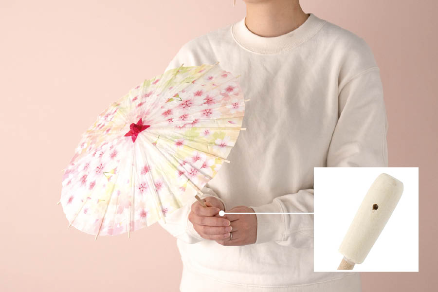 桜デザインの店内装飾用和傘中手持ち