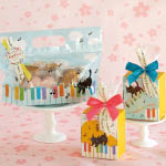 猫デザインのジップバッグとミニボックスのギフト