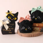 猫デザインのダイカットボックスと巾着のギフト