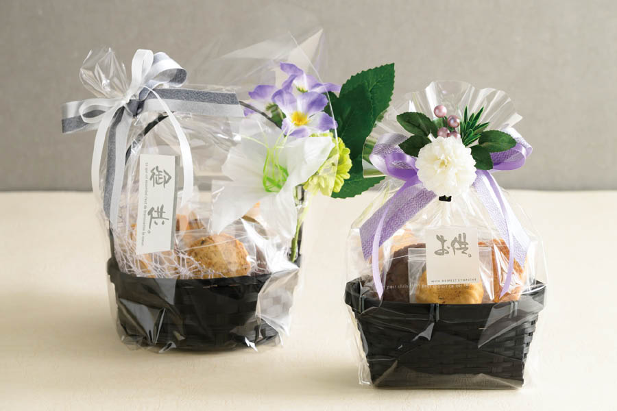 竹かごを使ったお供えギフトイメージ