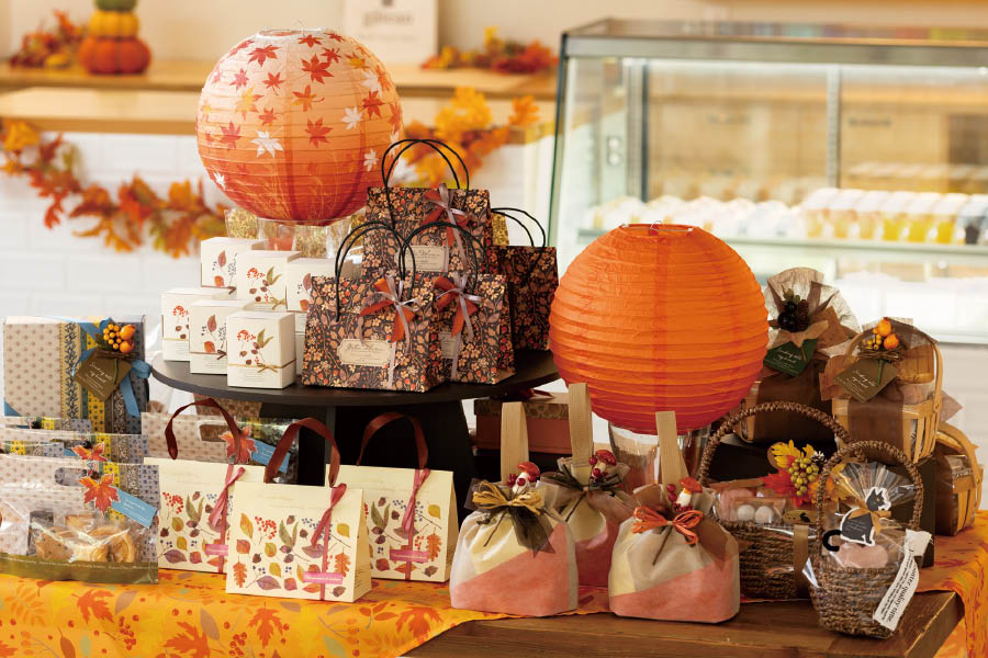 秋色のランタンなど秋のディスプレイアイテムの紹介
