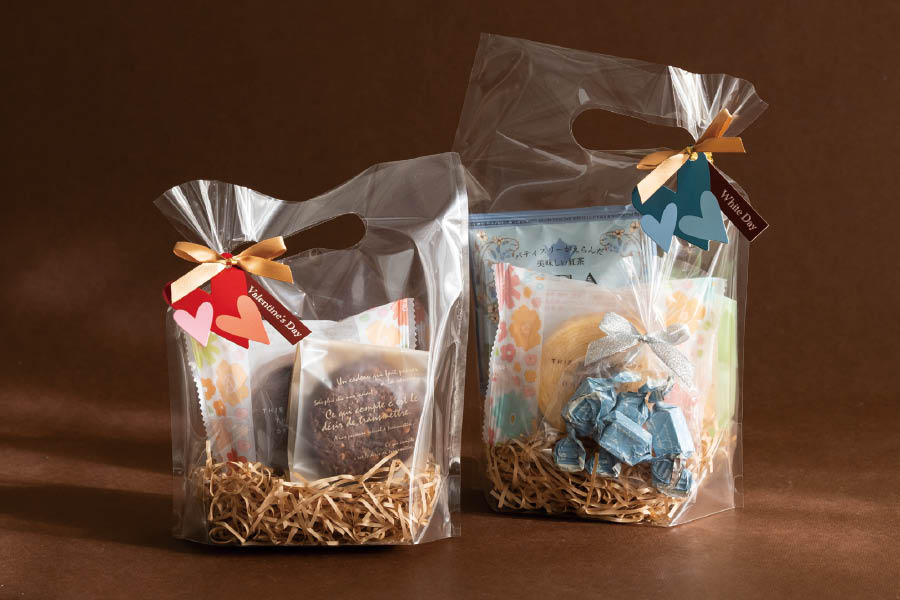 透明のスタンドバッグに入れたバレンタインデイギフト