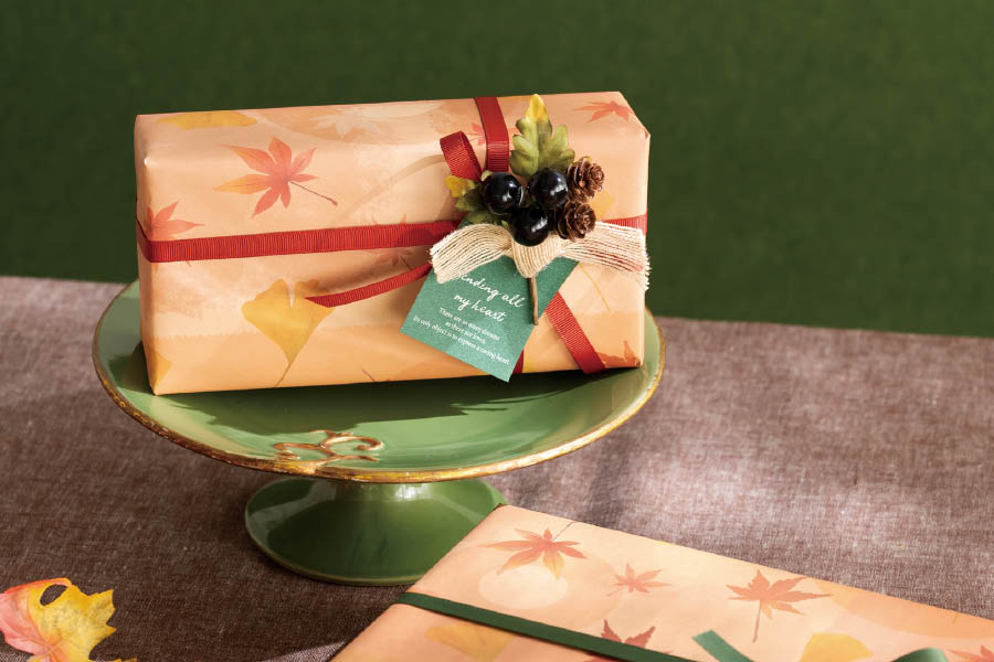 もみじデザインの包装紙-新商品案内