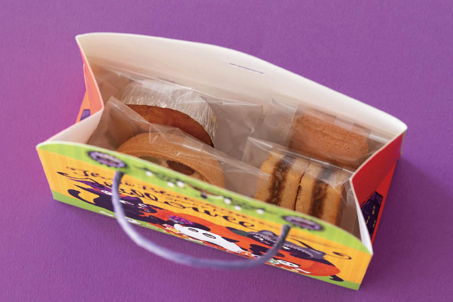 リボン付きフラップバッグのお菓子入り数