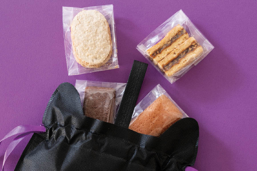 黒ねこの不織布巾着バッグ