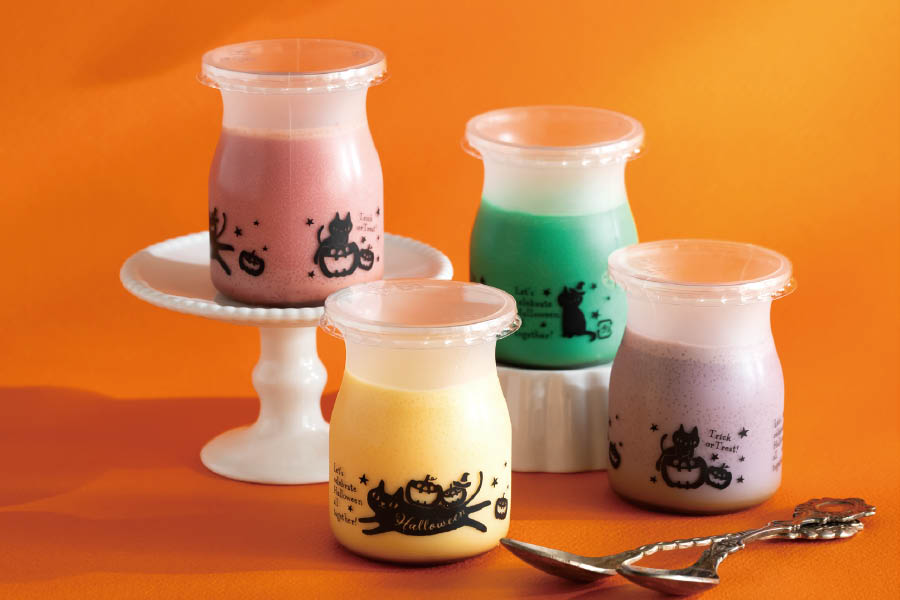 フタを合わせたプリンカップ