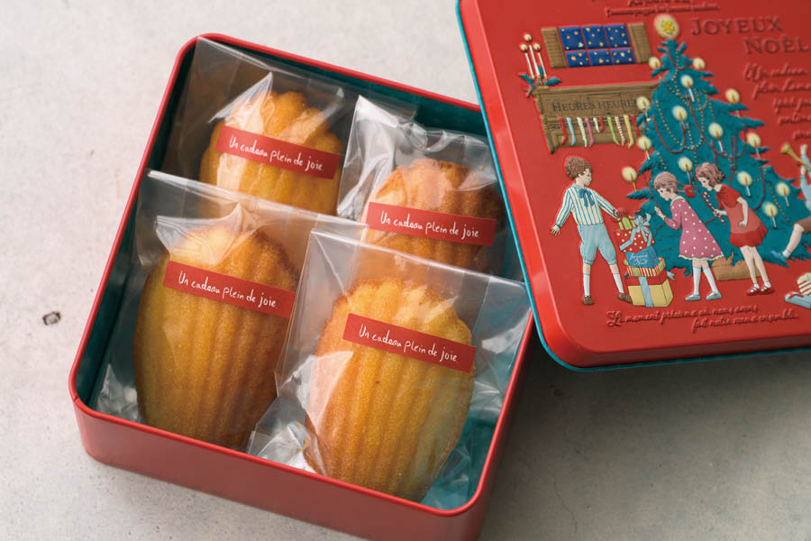 クリスマスギフト缶のお菓子入り数