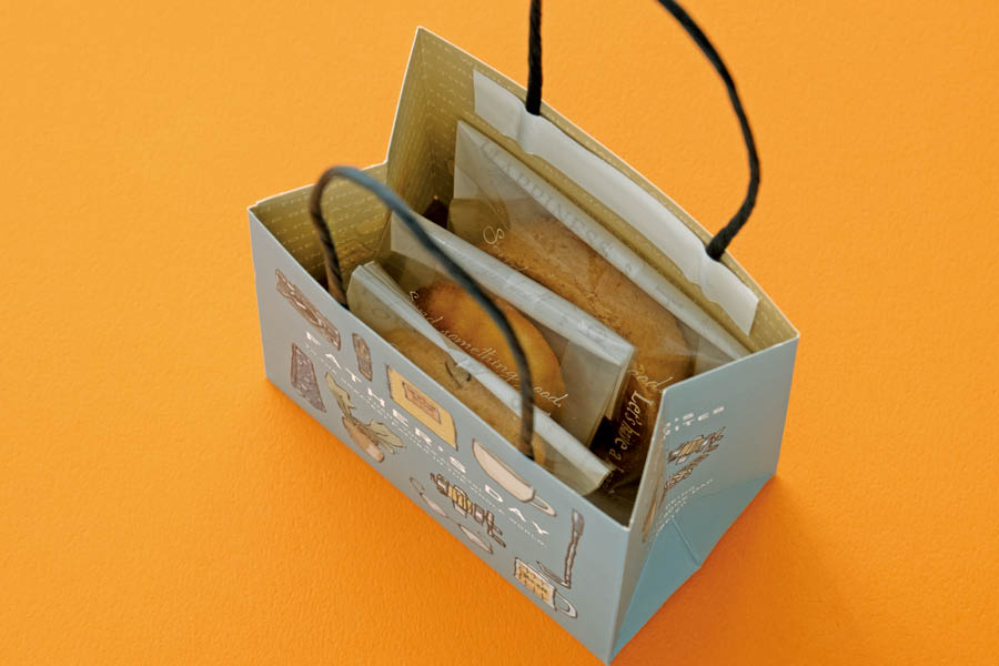 FA-M1Pにお菓子を入れたところ
